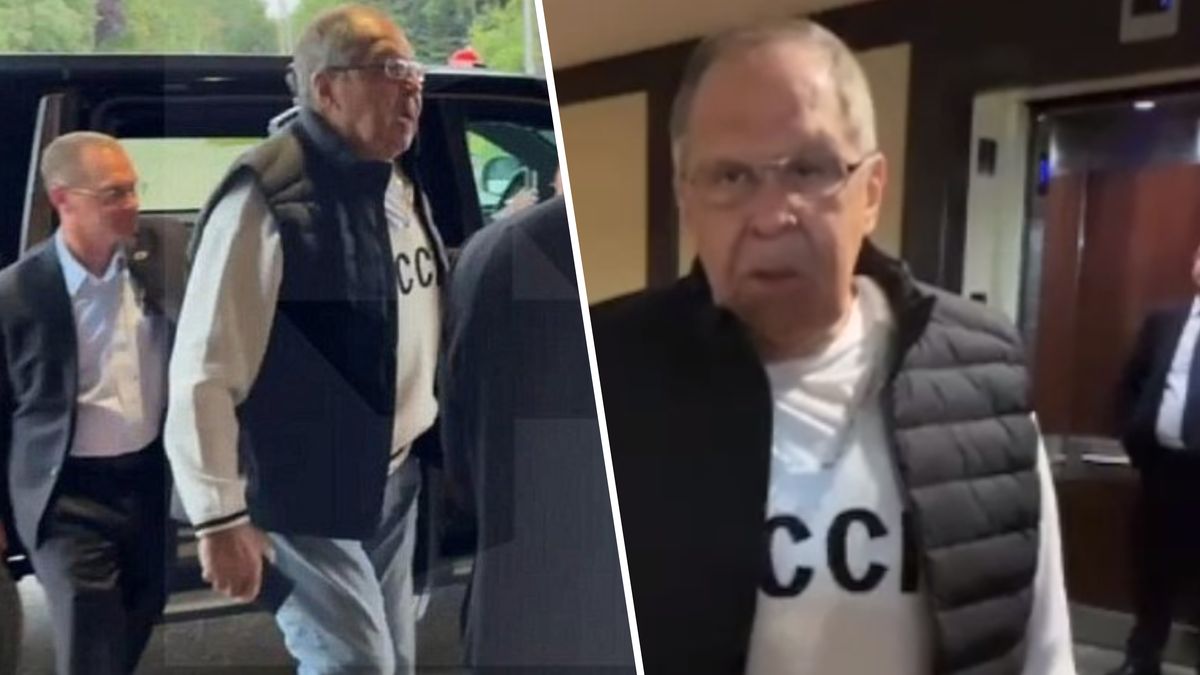 Siergiej Ławrow przybył na Alaskę w bluzie z napisem ZSRR 