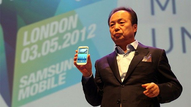 W skrócie: Nowe wieści o LG Nexus 4, pierwsze reklamy Windows 8 i fotka z Lumii 920 z fleszem 1