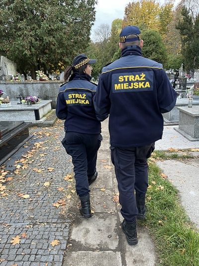 Patrole cmentarzy