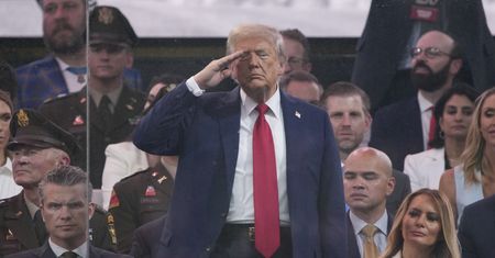 Trump ostrzega Iran przed atakiem na USA. "Odpowiemy z niespotykaną siłą"