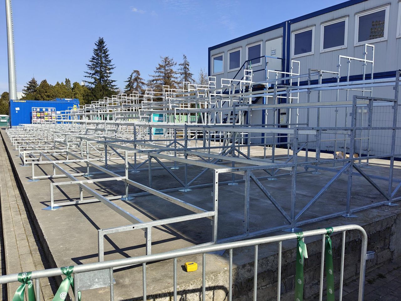 Zielona Trybuna powstaje szybciej niż planowano. Warta zwiększy pojemność stadionu