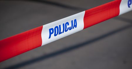 Atak nożownika pod Piasecznem. Syn próbował zabić matkę?