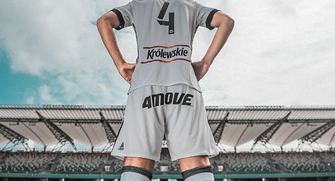 FoodCare sponsorem Legii Warszawa, logo 4Move na spodenkach piłkarzy