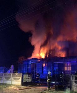 Śląskie. Pożar remizy OSP w Raczkowicach. Samochód uratowany, ale zniszczenia ogromne