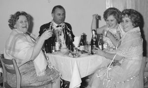 Co się piło w PRL-u? Większość wykłada się na 3. pytaniu