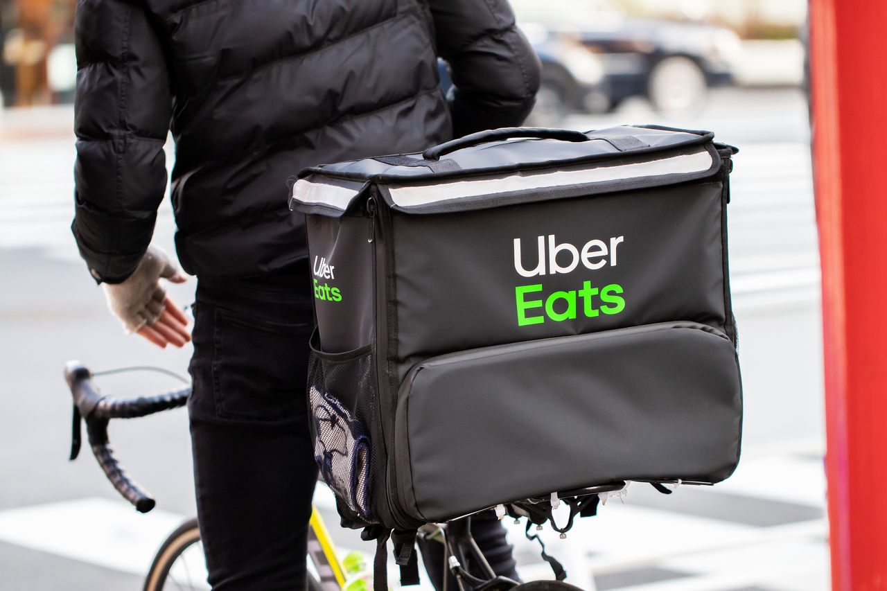 Uber Eats revolutionises grocery delivery with real-time courier chat