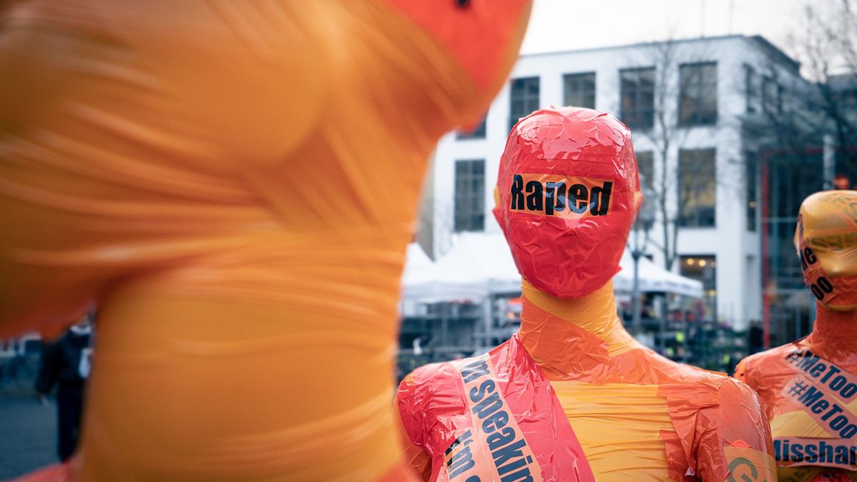 W Szwajcarii doszło do masowych protestów po tym, jak skrócono wyrok gwałciciela