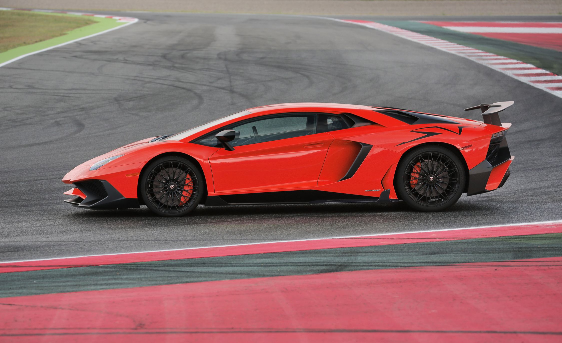 Lamborghini Aventador 7