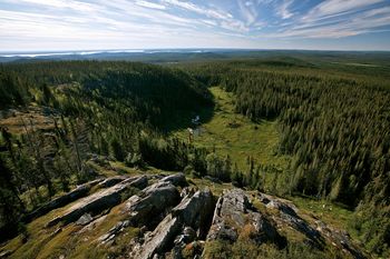 Szukał miejsca na biwak, odkrył gigantyczny krater. Kosmiczna katastrofa zmieniła Quebec