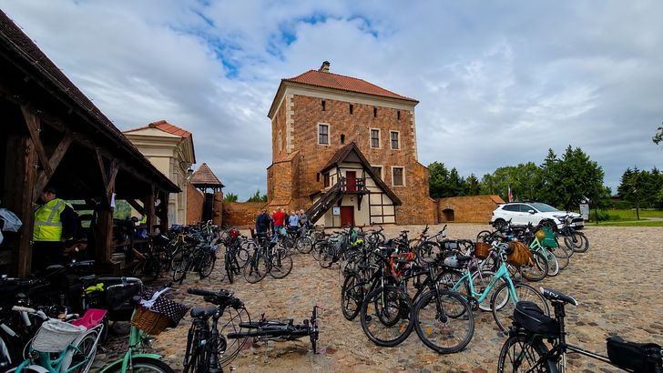 Ponad 100 rowerzystów na trasie "Razem na Kołach 2026"