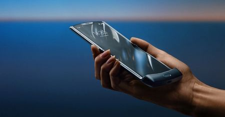 Wygląda na to, że nawet Samsung zauroczył się składaną Motorola Razr
