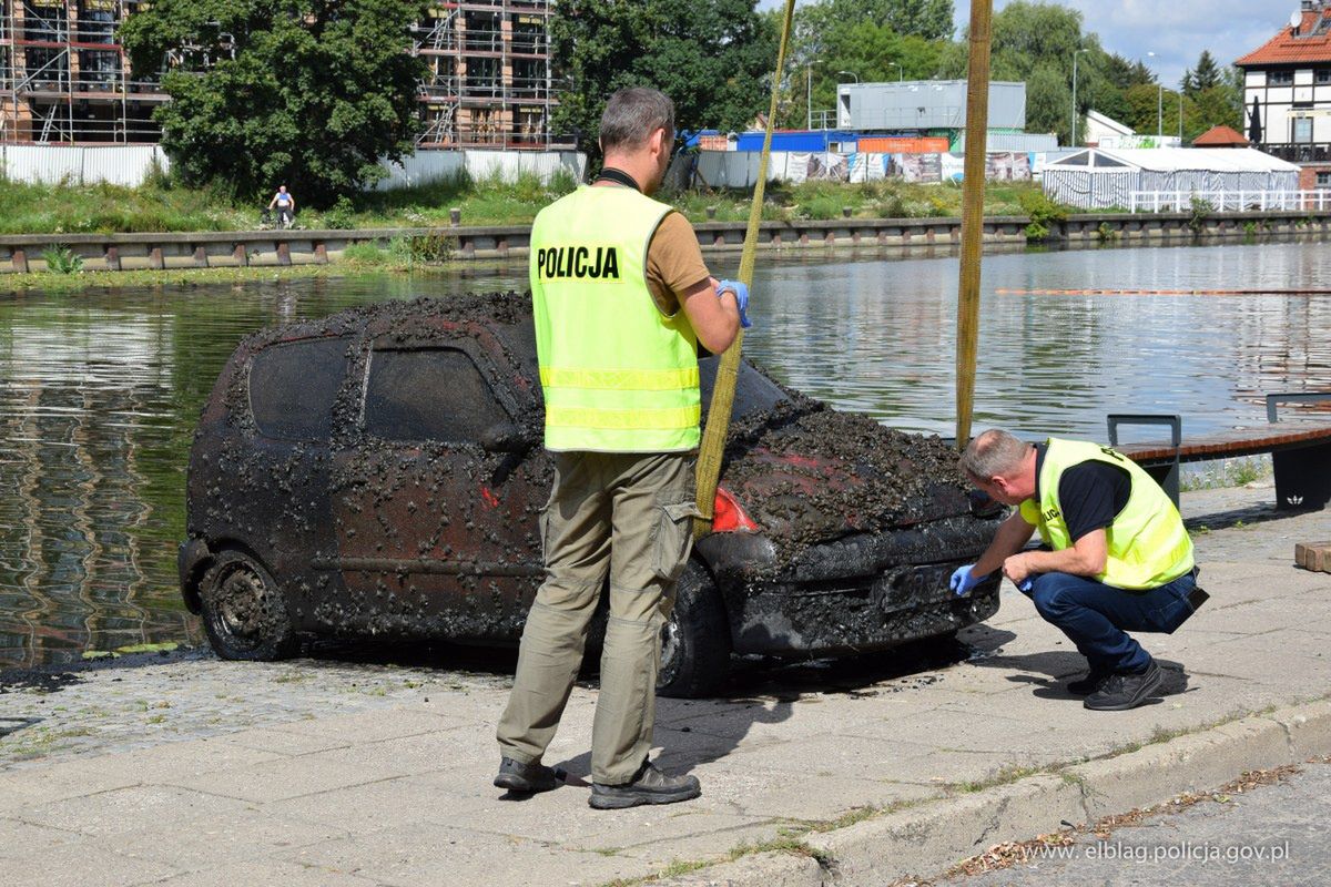 Elbląg. Wyciągnie wraków z rzeki