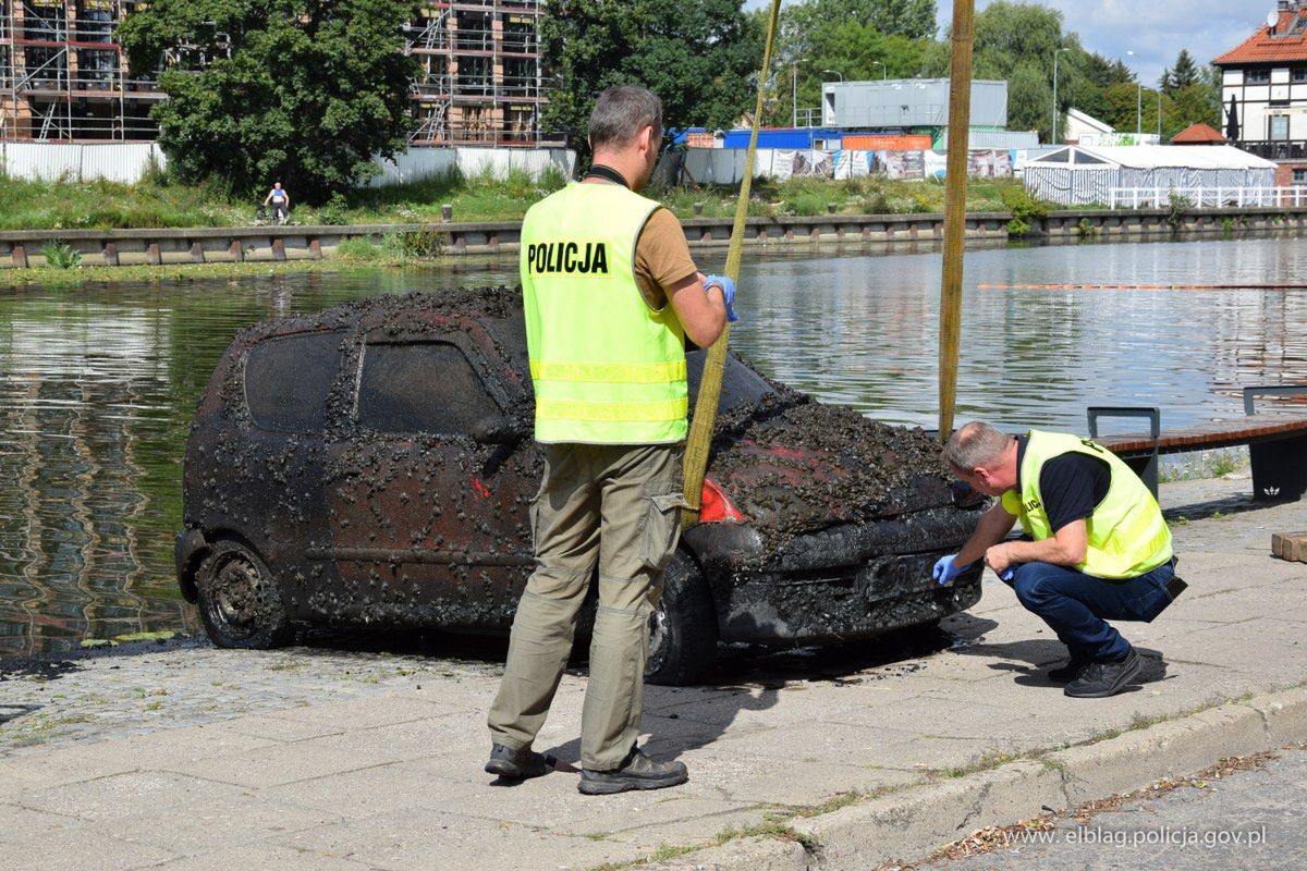 Elbląg. Wyciągnie wraków z rzeki