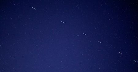 Starlinki nad Polską. W środę satelity przelecą dwa razy