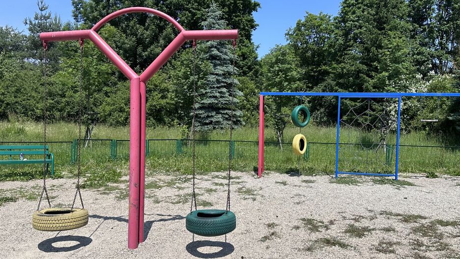 Plac zabaw przy ulicy Różyckiego na osiedlu Dąbrowa 