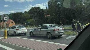 Świdnica: Chwila nieuwagi. Zderzenie renault i seata pod Zielona Górą