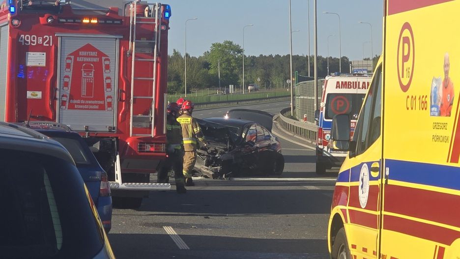 Dachowanie samochodu osobowego na trasie S5 przy węźle Szubin w kierunku Bydgoszczy (26.04.2025)