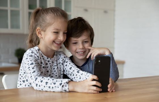 YouTube, Netflix i TikTok najpopularniejszymi serwisami wśród dzieci