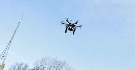 Drony i AI odpowiedzią na potrzebę optymalizacji i zwiększania bezpieczeństwa pracy w terenie