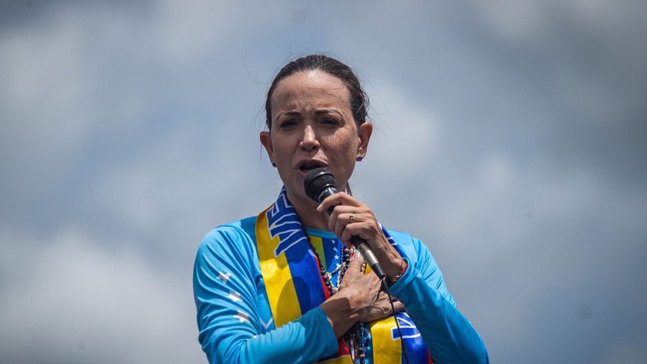Venezuelan opposition leader Maria Corina Machado wins Nobel Peace Prize
epa12444143 (FILE) Maria Corina Machado speaks to supporters during a caravan to promote the vote for the presidential candidate of the main opposition alliance in Venezuela, Edmundo Gonzalez Urrutia, ahead of the presidential elections, in Maturin, Venezuela, 20 July 2024 (reissued 10 October 2025). The Norwegian Nobel Committee has announced at the Norwegian Nobel Institute in Oslo, Norway, 10 October 2025, to award the Nobel Peace Prize for 2025 to Venezuelan opposition leader Maria Corina Machado.  EPA/Henry Chirinos 
Dostawca: PAP/EPA.
Henry Chirinos
crowd, people, marching, election, inauguration, government, government, people, Election, inauguration, crowd, FLAGS, MARCHING