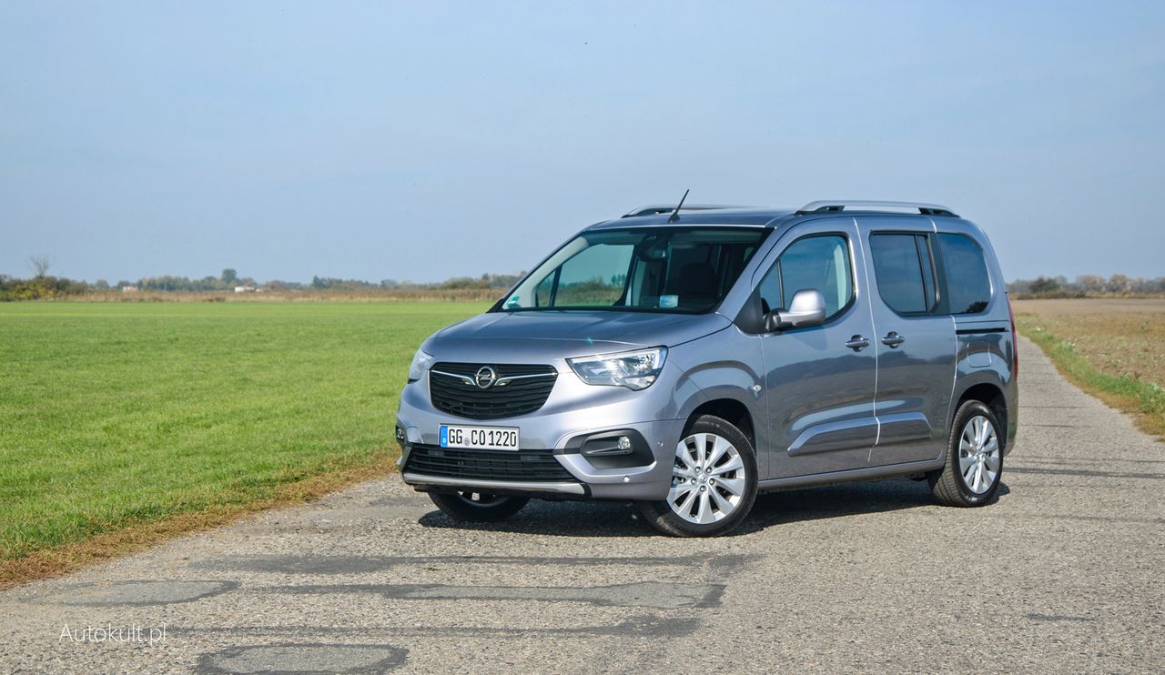 Opel Combo Life 1.2 Turbo: tańsza opcja dla auta rodzinnego. Imponuje funkcjonalnością