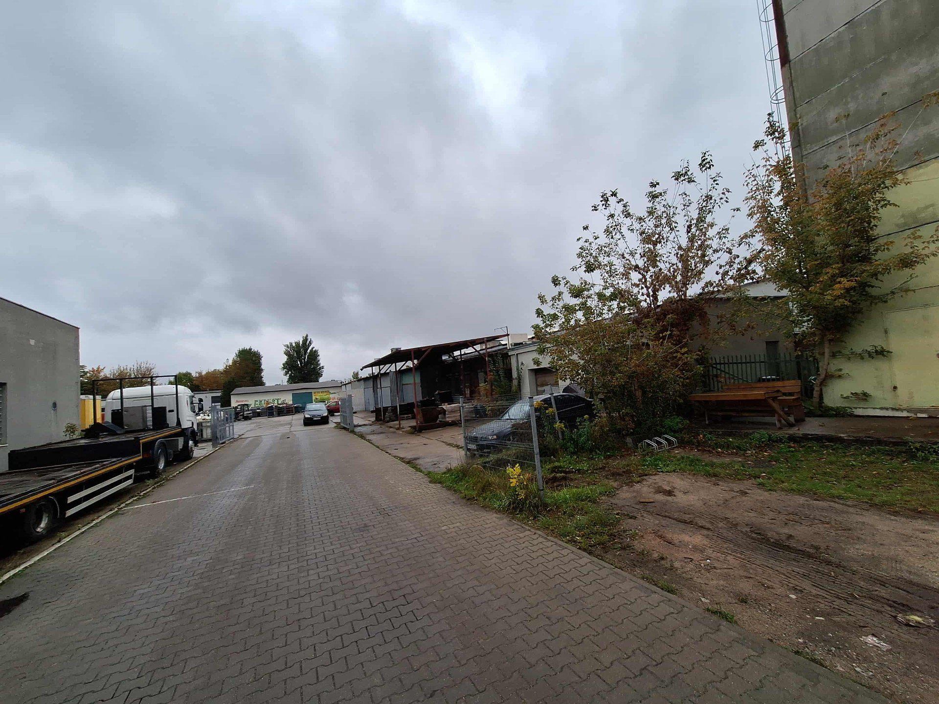 Do tragedii doszło w garażu przy ul. Łęczyckiej 11/13 w Łodzi.