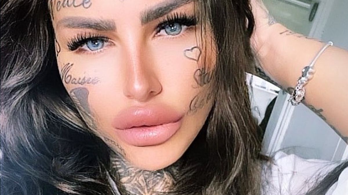 Sarah Sinclair ma dziewięć tatuaży na twarzy