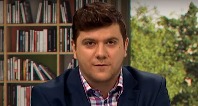 Mateusz Maranowski z Telewizji Polskiej prowadzącym audycje w Polskim Radiu 24