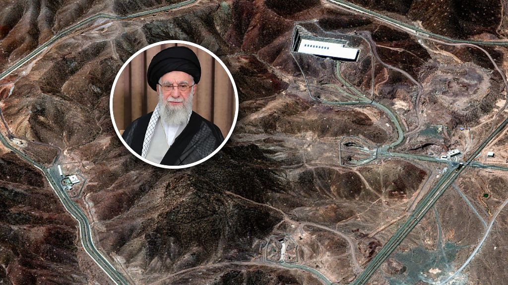 Na zdjęciu naziemna infrastruktura ośrodka w Fordo jeszcze przed amerykańskim atakiem, w kółki - najwyższy przywódca ajatollah Ali Chamenei