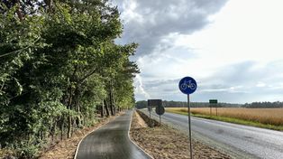 Powiat leszczyński: Oczekiwana przez rowerzystów i pieszych droga połączyła Leszno z Gronówkiem