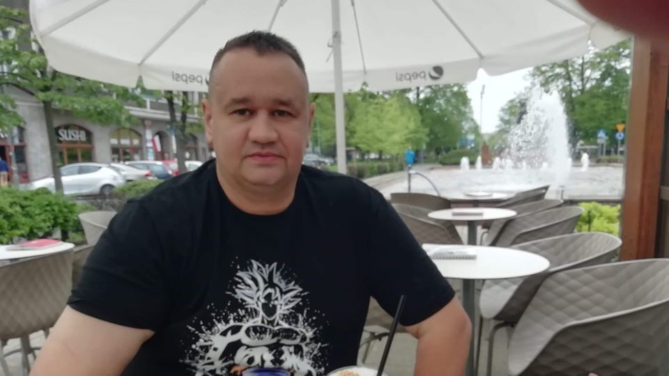 Poczta Polska podaje jako powód zwolnienia Pawła Cieżniaka jego aktywność w mediach społecznościowych. Uznała ją za godzącą w dobro zakładu pracy.