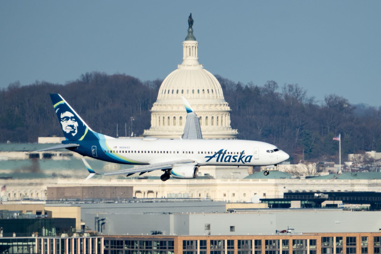 Boeing under pressure as FAA demands fixes for 737 safety concerns