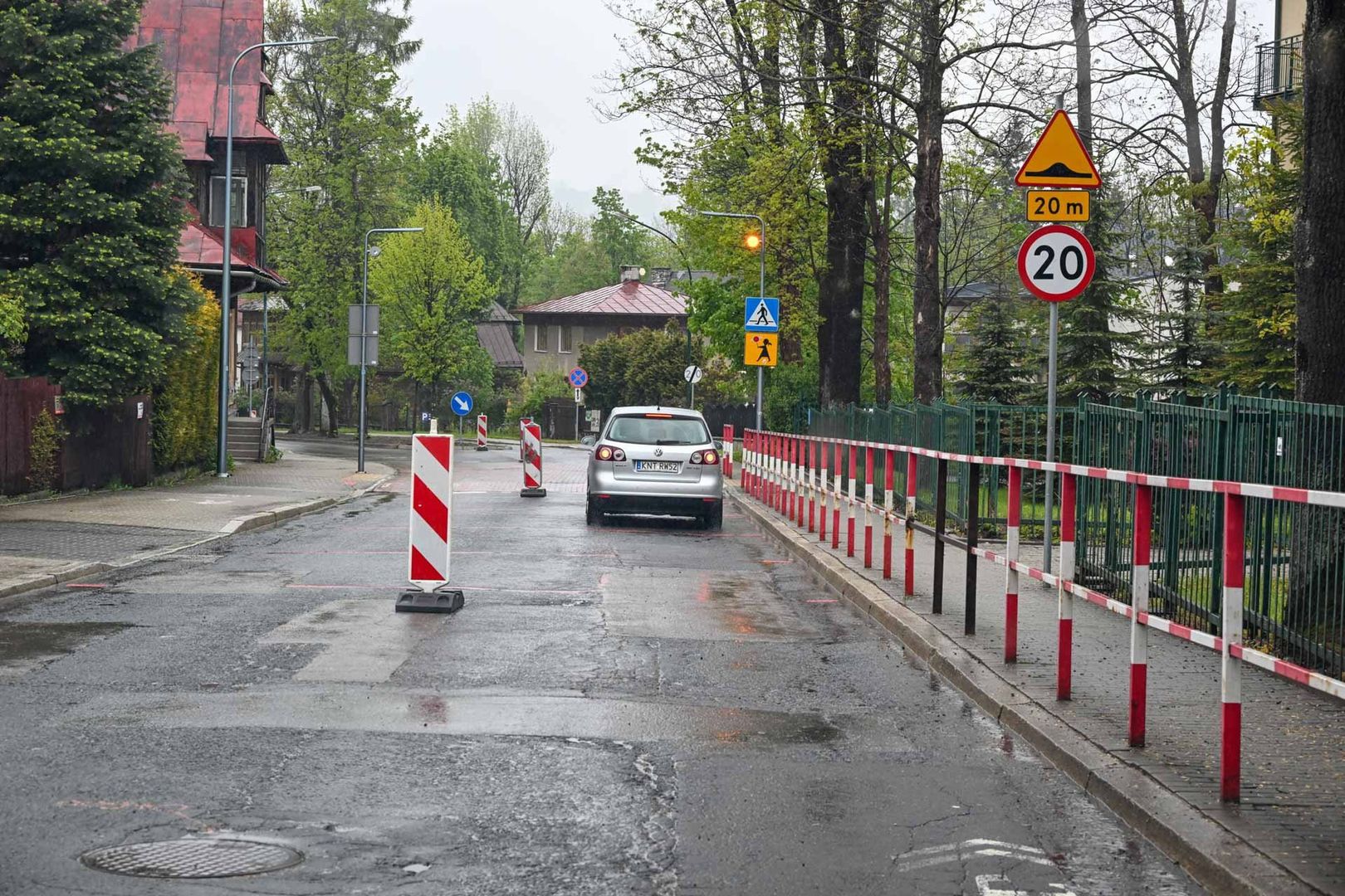 Remont ul. Sienkiewicza. Na razie tylko ustawiono znaki.