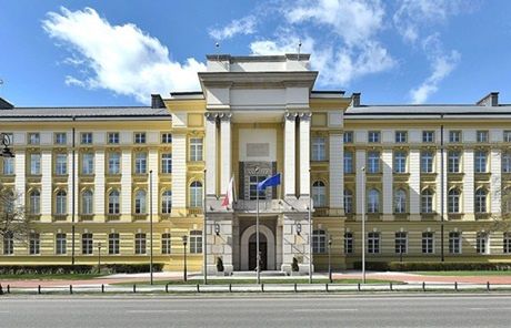 Kancelaria premiera potrzebuje producenta filmów. Są chętni