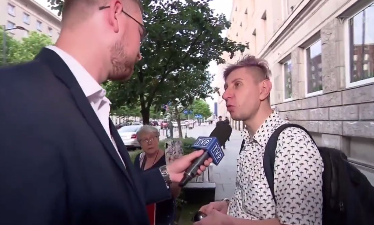 Rozmówca "Wiadomości" to Krzysztof Rydzelewski, aktor i uczestnik rozrywkowych programów TV