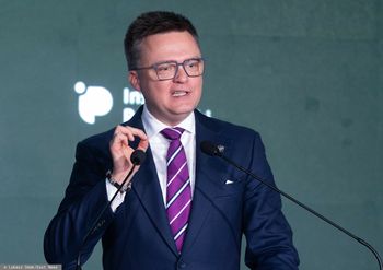 Mówił o zamachu stanu. W poniedziałek dalsze przesłuchania Hołowni