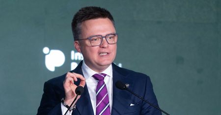 Mówił o zamachu stanu. W poniedziałek dalsze przesłuchania Hołowni