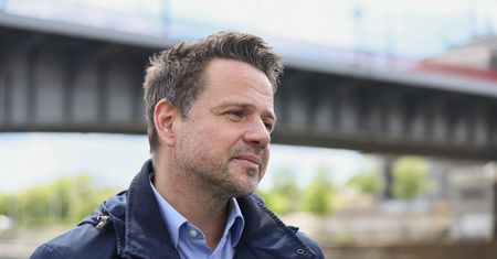 Rafał Trzaskowski zapowiada tymczasową obniżkę opłat za odbiór śmieci