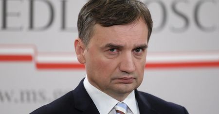 Ziobro o opodatkowaniu aut spalinowych: nie możemy się zgodzić na "dyktat UE"