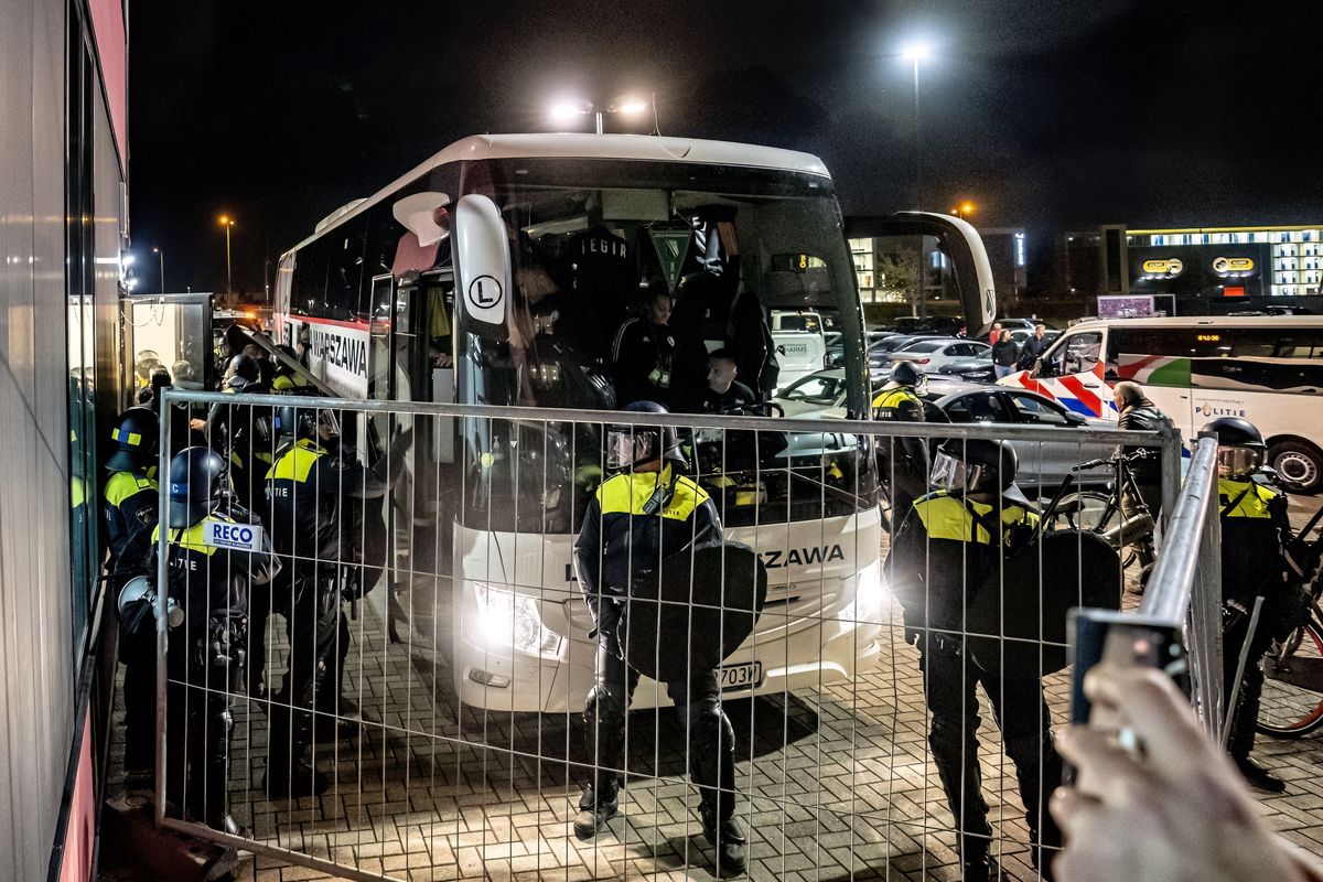 Holenderska policja aresztowała dwóch piłkarzy Legii Warszawy.