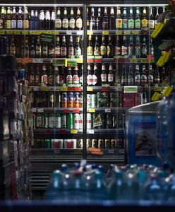 Alkohol na stacjach. Zaskakujący sondaż wśród młodych