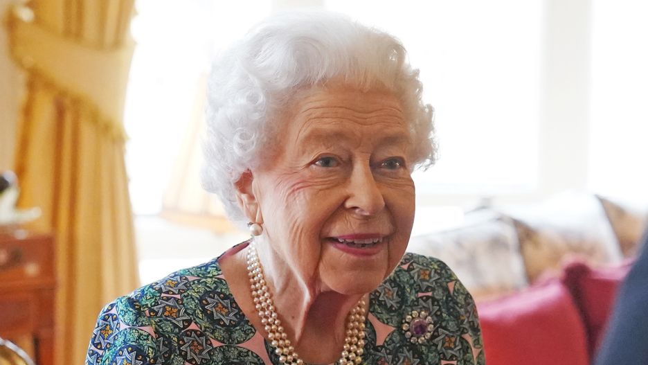 Audiences With The Queen At Windsor CastleWINDSOR, ENGLAND - FEBRUARY 16: Queen Elizabeth II speaks during an audience at Windsor Castle when she met the incoming and outgoing Defence Service Secretaries at Windsor Castle on February 16, 2022 in Windsor, England. (Photo by Steve Parsons-WPA Pool/Getty Images)WPA Pool