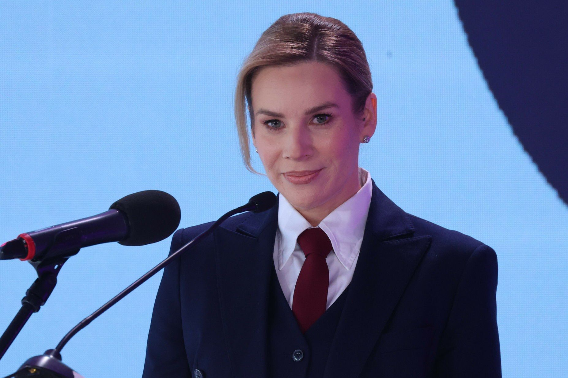 Marta Nawrocka lansuje trend na krawat w kobiecej garderobie