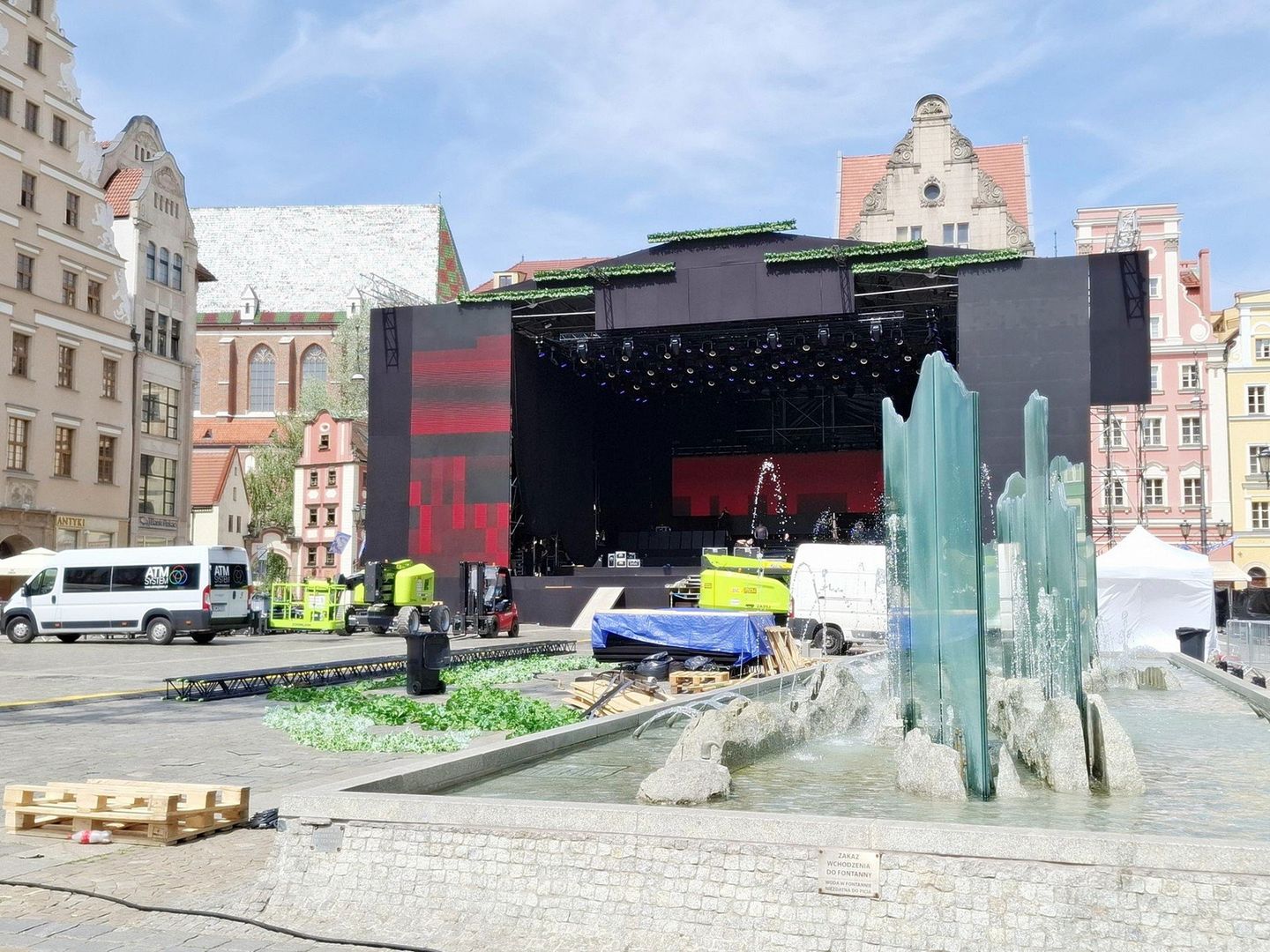 W centrum Wrocławia powstaje wielka scena, na której za kilka dni pojawią się takie gwiazdy jak Justyna Steczkowska, Kayah czy Natalia Szroder.
