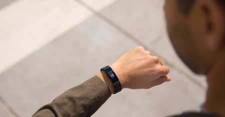 Nowe, bardziej przystępne gadżety Fitbit - opaski fitness i smartwatche