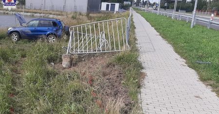 79-latek wjechał w barierę energochłonną. Zmarł w szpitalu