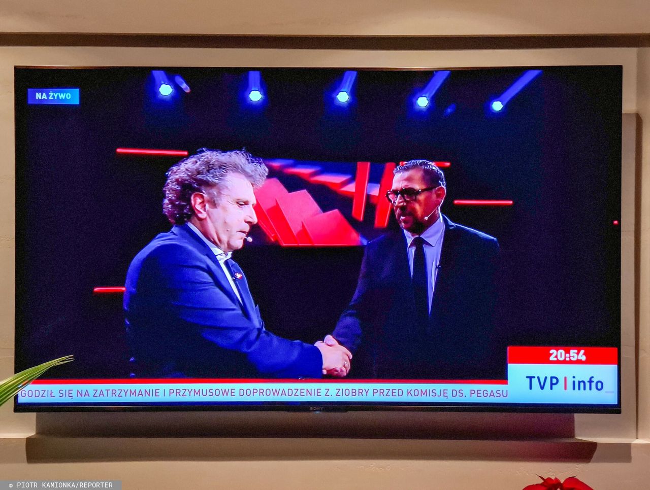 Trwał program na żywo. Nagle wrócił do studia: "W imieniu CBA"