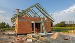 Trwa wyścig. Gminy zyskają czas. Paraliżu budowlanego nie będzie?