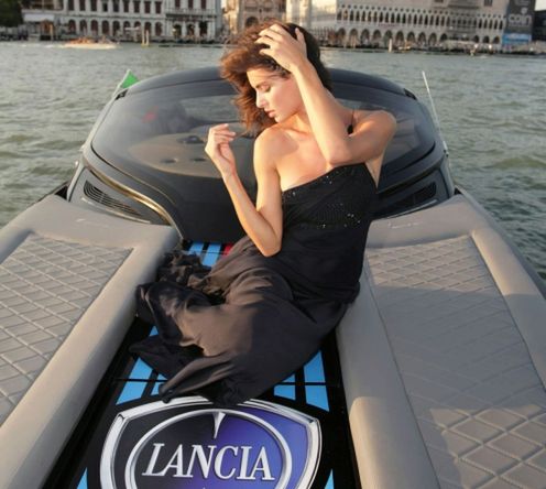 Motorówka wyścigowa made by Lancia