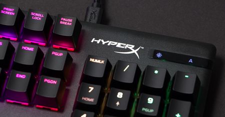 Solidny mechanik z autorskimi przyciskami – testujemy HyperX Alloy Origins